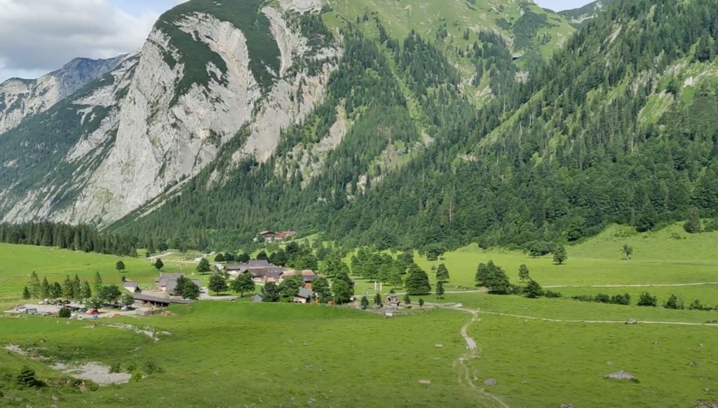 Engalm. Achornboden. Austria mägiküla